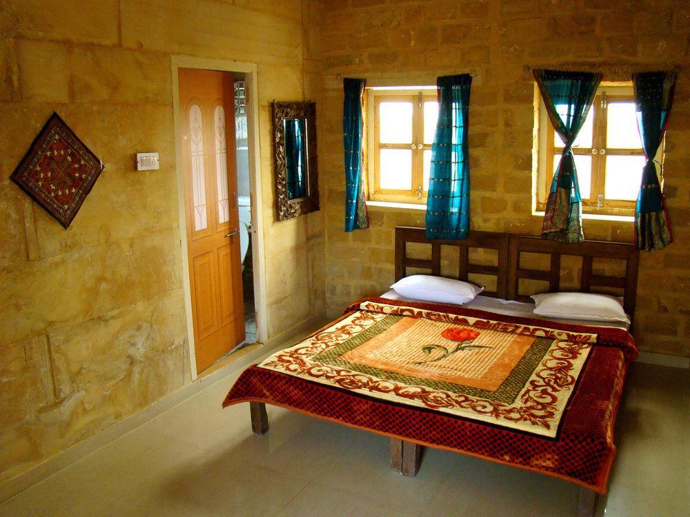 Arya Haveli Hotel Jaisalmer Buitenkant foto